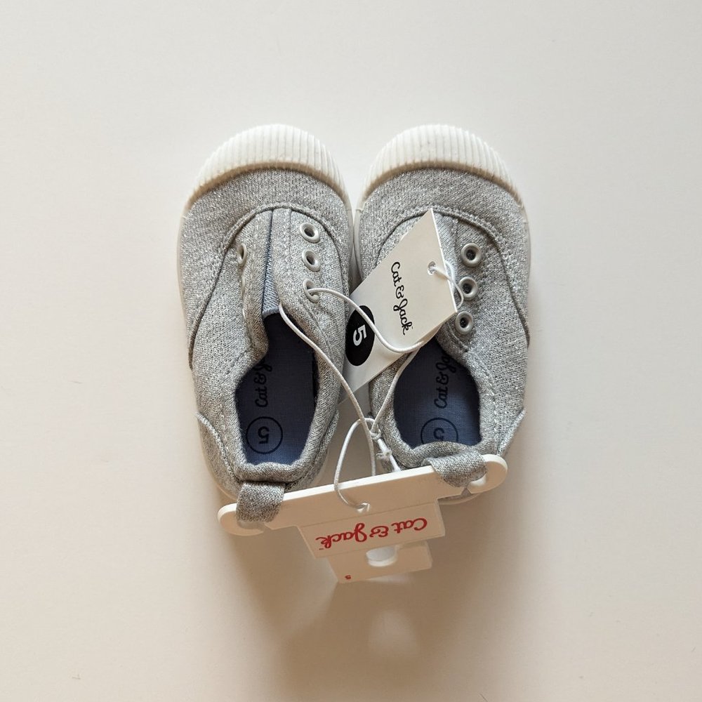 Cat & Jack silver slip on sneakers kids size 5